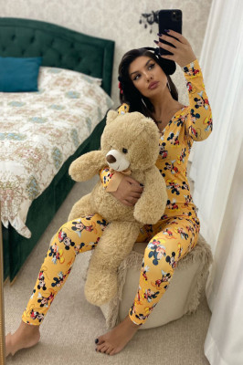Pijama lunga tip salopeta Vicky, cu maneca lunga, inchidere cu nasturi si imprimeuri diverse, colorate, Yellow Mice