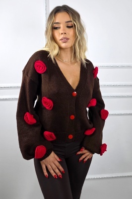 Pulover tricotat Rowan, cu nasturi si detalii florale nedetasabile, Maro, Marime S/M/L