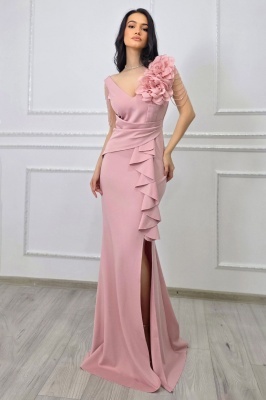 rochie eleganta cu siraguri de cristale dispuse in cascada ce creeaza un efect vizual delicat si luminos