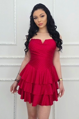 rochie rosie moderna cu design echilibrat