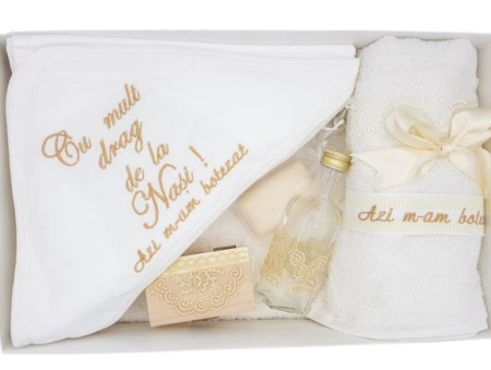 Trusou pentru botez, 7 piese, cu broderie, crem cu dantela, en gros