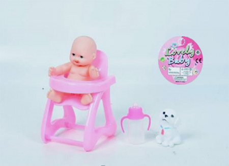 Papusa bebelus in scaunel
