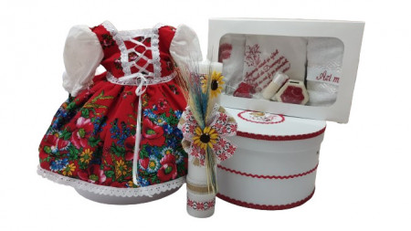 Trusou de botez, fetita, in stil traditional stilizat, complet pentru biserica