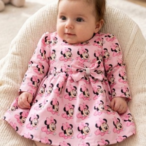 Rochita bebe, imprimeu animat, eleganta si confortabila