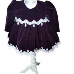 Set de botez fetita, rochie mov catifea, trusou ingeras - Img 2