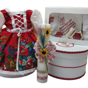 Trusou de botez, fetita, in stil traditional stilizat, complet pentru biserica