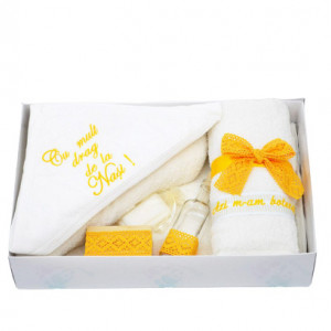 Trusou pentru botez, 7 piese, dantela, galben dantela