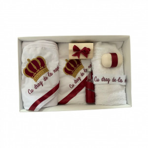 Trusou Botez cu Broderie Coroana cu mesaj, 7 piese burgundy/auriu, en gros