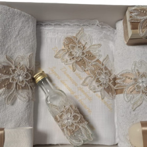 TRUSOU DE BOTEZ CU MUSELINA 7 PIESE