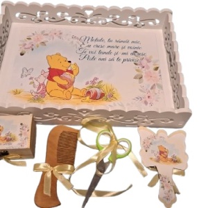 Tavita de mot, material MDF, cu margini dantelate, 33x24 cmWinnie The Pooh