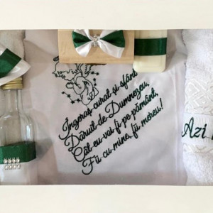 Trusou Botez cu panza brodata, 7 piese verde ppion