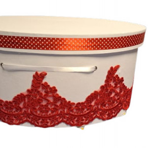 Cutie de trusou pentru botez, tip cufar, decorata cu dantela rosu, en gros
