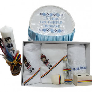 Set trusou de botez, cu lumanare si cufar, motive traditionale, Taranus, bleu