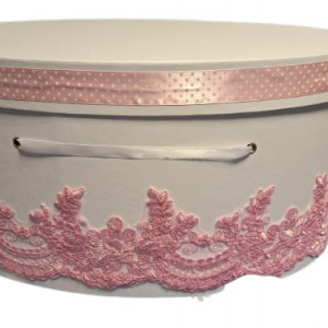 Cutie de trusou pentru botez, tip cufar, decorata cu dantela roz
