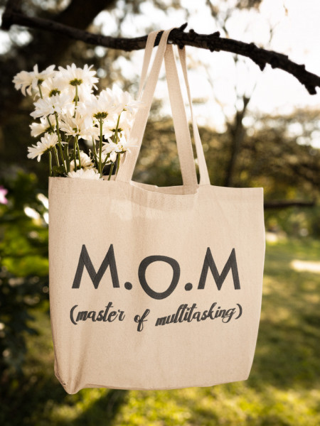 Geanta bumbac organic brodata personalizata "M.O.M"