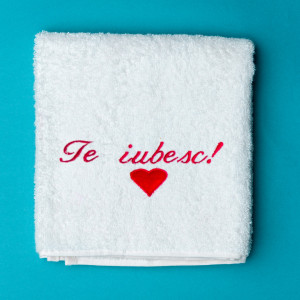 Prosop personalizat brodat "Te iubesc"