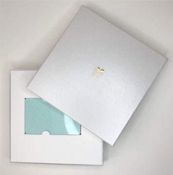 Cutie card cadou alba 142x142x18 mm