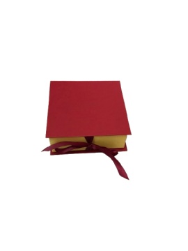 Cutie cadou rosu cu galben mica cu panglica textila 158x158x57mm