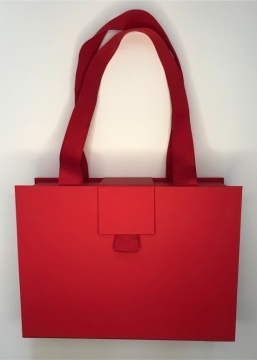 Cutie cadou poseta rosie cu manere din textil - Img 2