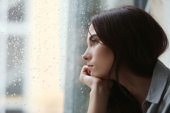 Femeia e mai predispusă depresiei, dar iese mai ușor din această stare