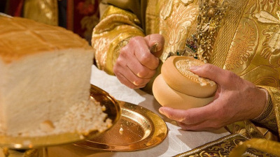 Ce folos primeşte sufletul când îl pomeneşte preotul la Sfânta Proscomidie?