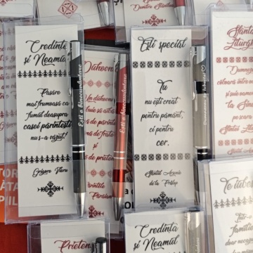 Pixuri si semne de carte cu diverse citate din Sfinti si cuviosi romani.