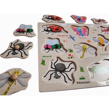 Puzzle de lemn Incastru din lemn cu Insecte in limba romana, 10 piese