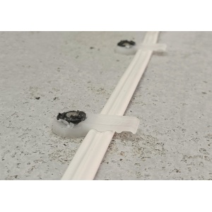 PLAKELEC Suport pentru cabluri plate Cutie 500 leme + 500 cuie C6-20 - Img 2