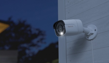 Camera supraveghere exterior Reolink 12MP P340 Ultra HD tehnologie PoE, Color Night Vision cu Spotlight, detectie inteligenta persoane, vehicule si animale, audio bidirectional, protectie IP67, slot card MicroSD, 24/7 - Img 2