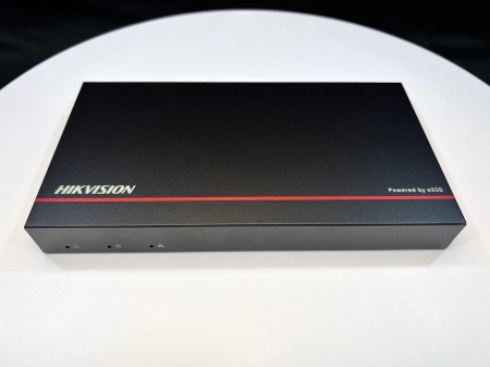 NVR IP 8 canale Hikvision DS-E08NI-Q1/8P(SSD 1T), stocare SSD 1TB inclusa, 8 porturi PoE, tehnologie eSSD pentru consum redus, compresie H.265+, latime banda 60Mbps, decodare 1080p, design compact si silentios - Img 2