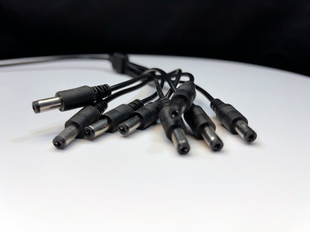 Splitter alimentare 1 x Mama la 8 x Tata SPAL108, lungime standard, compatibil cu surse alimentare 12V DC si camere supraveghere, distributie curent pentru 8 dispozitive, conectori 2.1mm x 5.5mm, design compact - Img 3