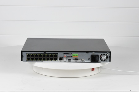 NVR HikVision 32 canale 4K DS-7632NXI-K2/16P, switch 16 porturi PoE Plug&amp;Play, tehnologie AcuSense filtrare alarme false, banda 256 Mbps, suporta 2 HDD, compresie H.265+, decodare pana la 12MP, format 1U - Img 4