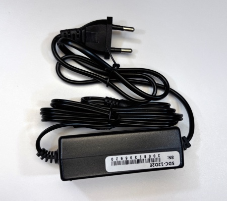 Sursa de alimentare 12V 2A SDC SDC-12D2E, tensiune intrare 110-240VAC, putere maxima 24W, conector tata 5.5x2.1mm, dimensiuni compacte 85x45x30mm, utilizare sisteme supraveghere, eficienta ridicata, culoare negru - Img 3