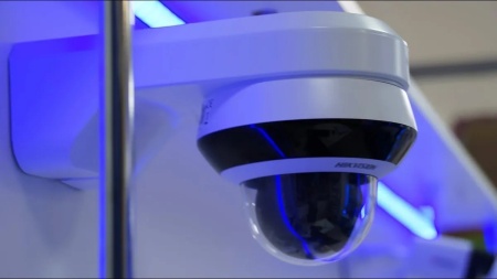 Camera supraveghere IP HikVision Mini PTZ 4MP DS-2DE2A404IW-DE3(2.8-12mm), rezolutie 2K, zoom optic 4x, Powered by DarkFighter, IR 20m, True WDR 120dB, protectie anti-vandal IK10, protectie IP66, alimentare PoE, microfon - Img 3