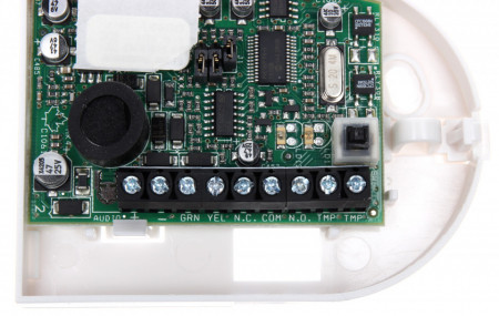 Detector de geam spart Paradox Glasstrek DG457, detectie 9m, 90 grade, analiza audio si infrasonica, 7 filtre digitale, sensibilitate reglabila, mod operare releu sau Combus EVO, imunitate RFI/EMI, certificat Grad 2 - Img 3