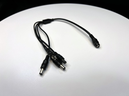 Splitter alimentare 1 x mama la 4 x tata SPAL104, mufa DC 2.1/5.5mm, utilizat pentru ramificarea alimentarii in sisteme de supraveghere CCTV, compatibil cu surse 12V-24V, design compact si rezistent - Img 5