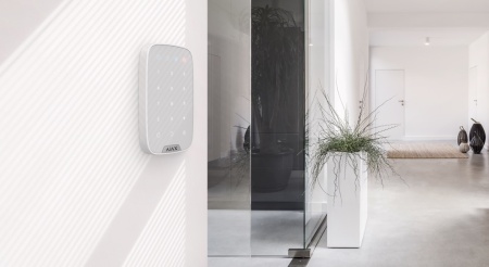 Tastatura control wireless Ajax KeyPad Jeweller, comunicare bidirectionala, raza semnal 1700m, protectie anti-sabotaj si criptare, coduri de acces personalizate, functie panica, culoare alb, design slim - Img 8