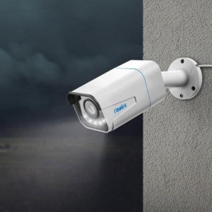 Camera supraveghere exterior Reolink 8MP P430 4K zoom optic 5x, tehnologie PoE, Color Night Vision, detectie inteligenta persoane, vehicule si animale de companie, protectie intemperii IP67, audio, stocare card MicroSD