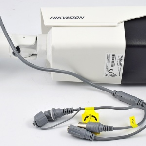 Camera Analogica Hikvision bullet 2MP DS-2CE19D3T-IT3ZF(2.7-13.5mm), Full HD, Ultra-Low Light, lentila varifocala motorizata, EXIR 70m, True WDR 120dB, tehnologie 4 in 1, protectie exterior IP67, carcasa metalica - Img 3
