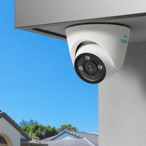 Camera supraveghere exterior Reolink 8MP P434 4K zoom optic 3x, tehnologie PoE, Color Night Vision cu Spotlight, detectie inteligenta persoane, vehicule si animale, protectie IP67, audio bidirectional, slot card MicroSD