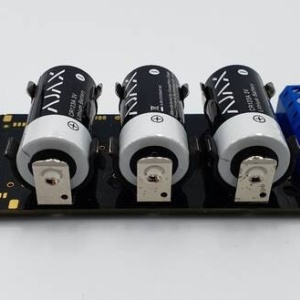 Modul integrare wireless Ajax Transmitter Jeweller, conectare senzori fir (NO/NC), distanta comunicare 1600m, alimentare 3x CR123A, iesire 3.3V pentru senzori, anti-sabataj, accelerometru, ideal pentru exterior, 868MHz - Img 4