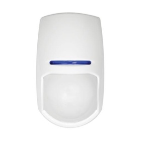 Detector wireless PIR Hikvision DS‑PD2‑P25‑W cu acoperire mare, tehnologie wireless bidirectionala, sensibilitate reglabila, compensare digitala temperatura, optic etans, indicator putere semnal, alarma intrus si tamper