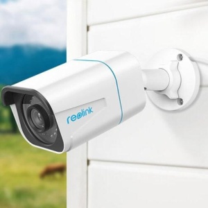 Camera supraveghere exterior Reolink 8MP P330 4K tehnologie PoE, vedere nocturna 30m, detectie inteligenta persoane, vehicule si animale, inregistrare audio, protectie IP67, slot card MicroSD, management prin aplicatie