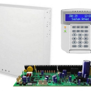 Centrala efractie adresabila Paradox Digiplex EVO192(CT)+K641, 192 zone, 8 partitii, include tastatura LCD K641+, cutie metalica AWO152 cu transformator, 5 iesiri PGM pe placa, control acces integrat, 999 coduri, 2048 evenimente