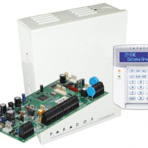 Kit alarmă Paradox SP5500+ (cutie metalică + transformator) + tastatură K32LCD, AWO152, 5-32 zone, sistem cablat profesional