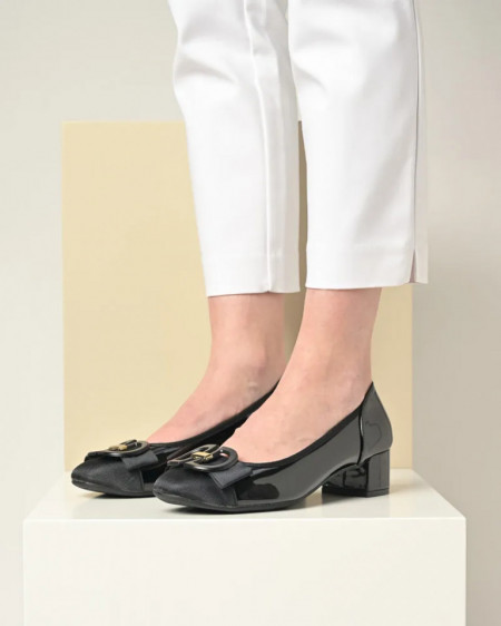 Cipele za žene na nižu petu u crnom laku, slika 1