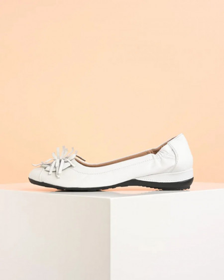 Lagane bele ženske cipele na malu petu, slika 2
