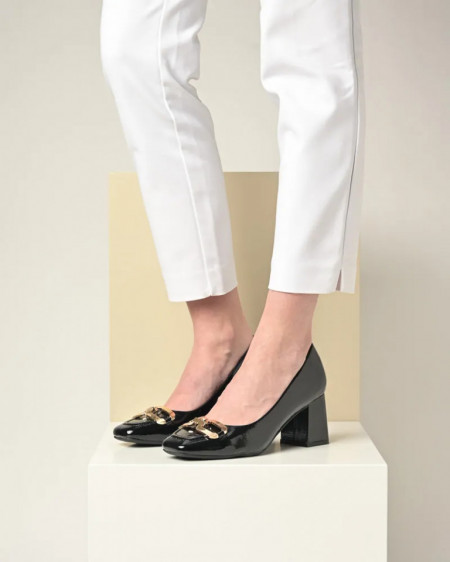 Lakovane cipele za žene sa zlatnom šnalom, slika 5