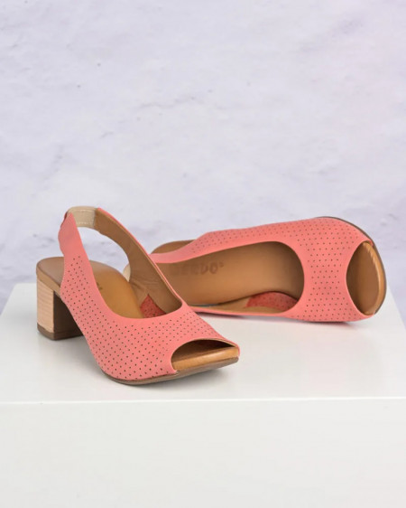 Ženske sandale od kože u roze boji, slika 1