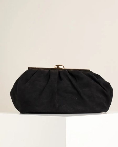 Ženska crna clutch torbica od eko velura sa zlatnim detaljima, slika 3
